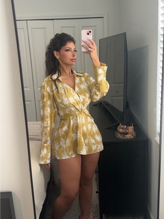 H&M Dresses & Skirts - H&M Yellow White Floral Tie-Waist Mini Dress